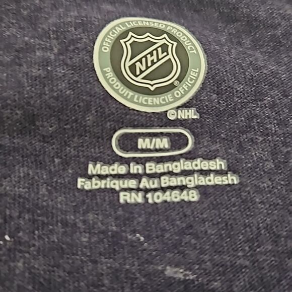 NHL Women's Hockey Logo Toronto Maple Leaf T-Shirt Navy Blue Medium - Picture 7 of 16